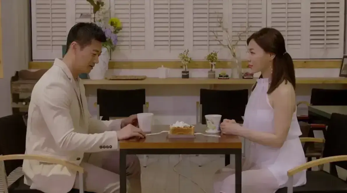《邻居家妻子》韩国电影未删减1080P韩语中字-百度网盘夸克迅雷下载-高清在线观看-邻居家妻子情感越界全程高能-乏味婚姻中的情感纠葛全片资源