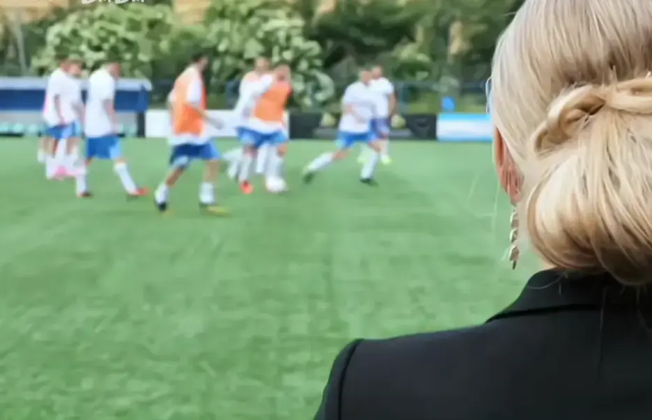 法国电影《Footballers'Moms》足球队的女老板们高清完整版-免费在线观看全集-Footballers'Moms无广告在线看